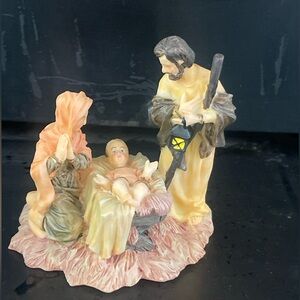 Small Nativity Figurine - Holy Family with Lantern - Christmas Religious Deco
